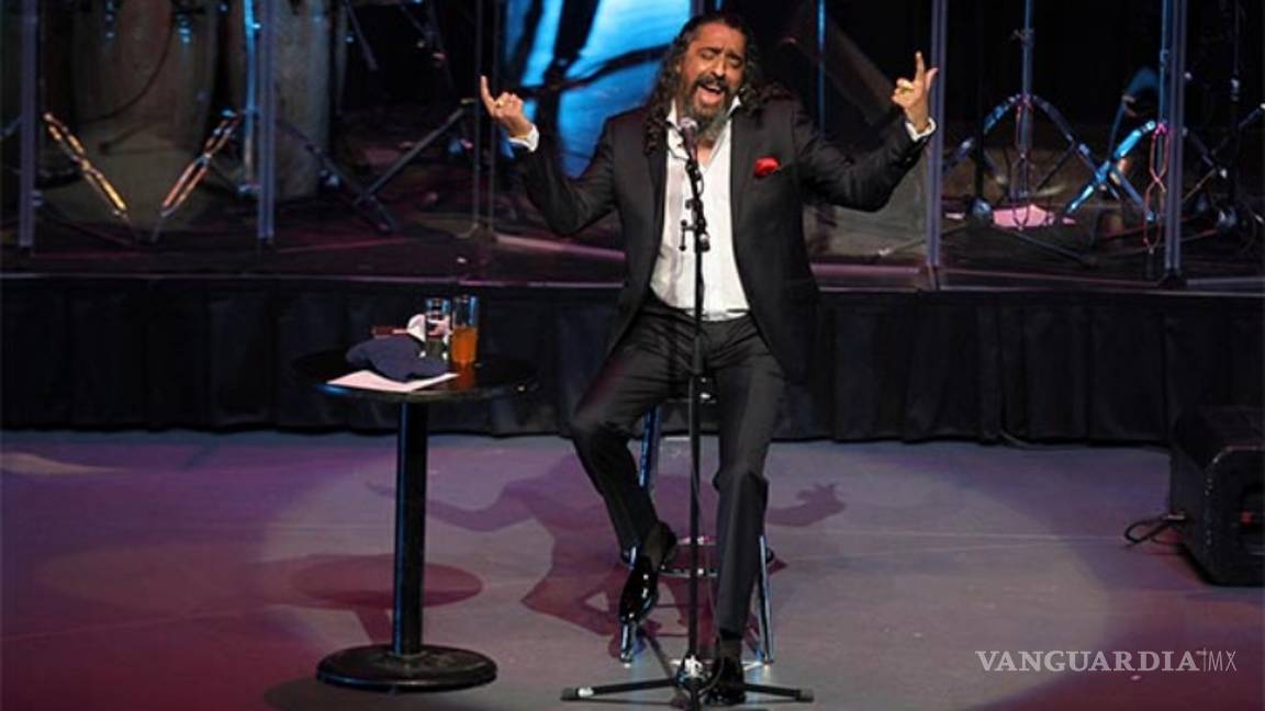 $!Convierte Diego “El Cigala” el Auditorio Nacional en un enorme salón de salsa