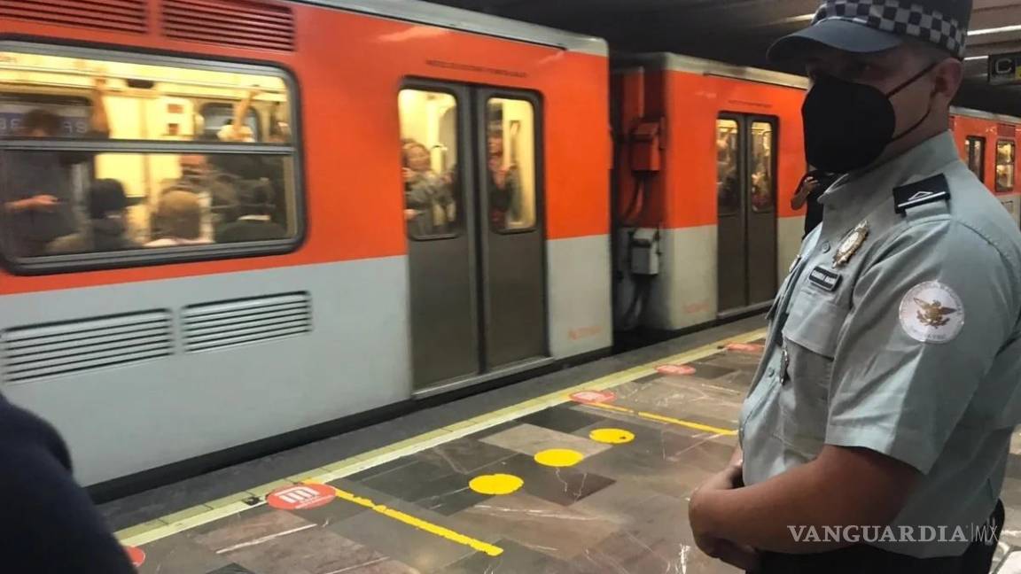 $!La Guardia Nacional está llevando labores de vigilancia en las estaciones del metro en CDMX
