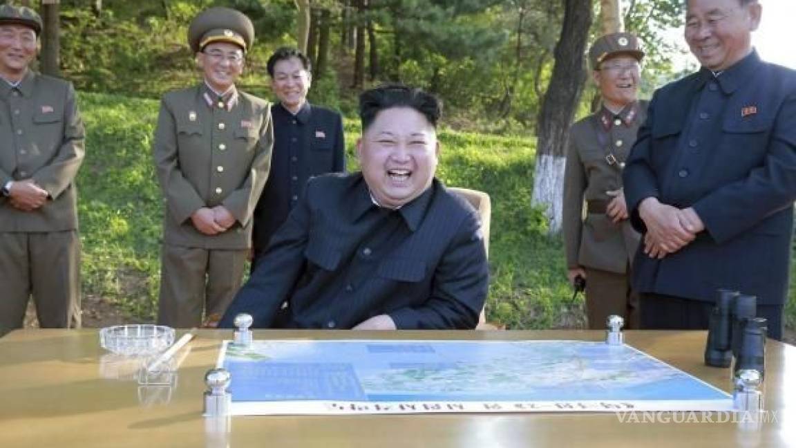 Kim Jong-un felicita a sus científicos por prueba nuclear