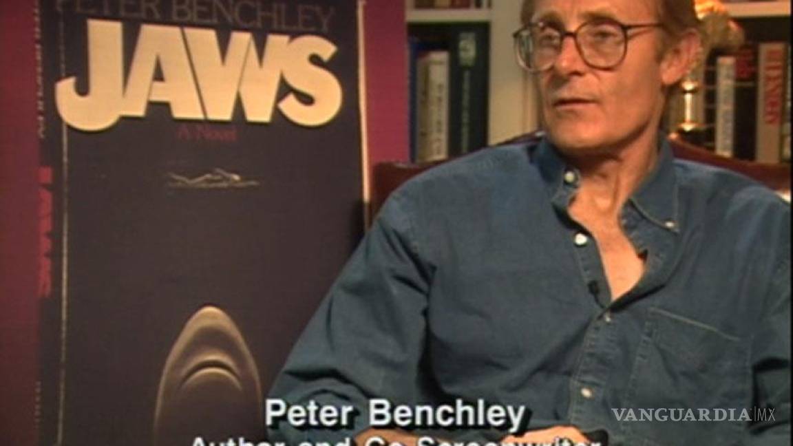 Peter Benchley logró la fama como escritor con Tiburón