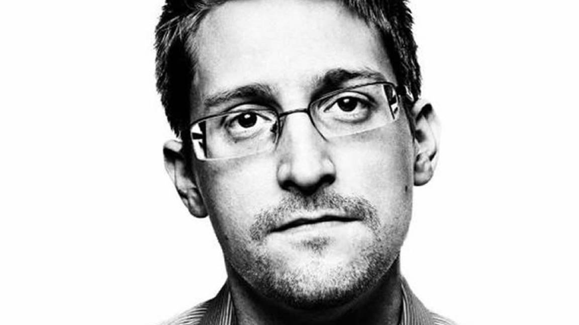 Snowden a favor de Apple: 'FBI busca poder hackear los iPhone en media hora'