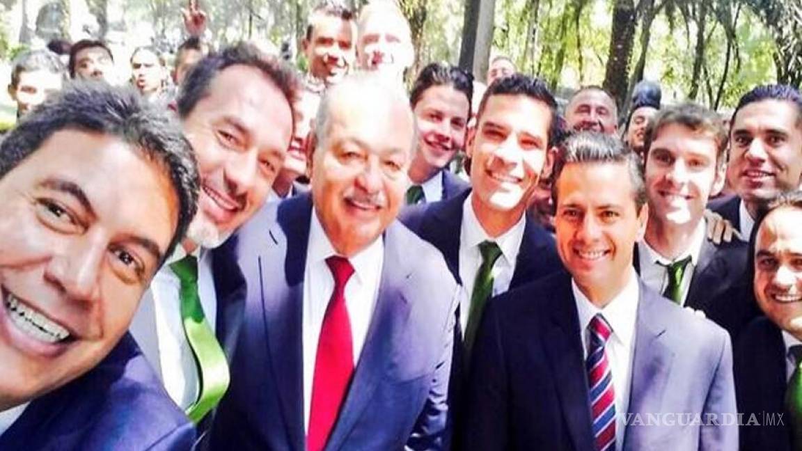 Elias Ayub captura selfie con Peña Nieto y Carlos Slim