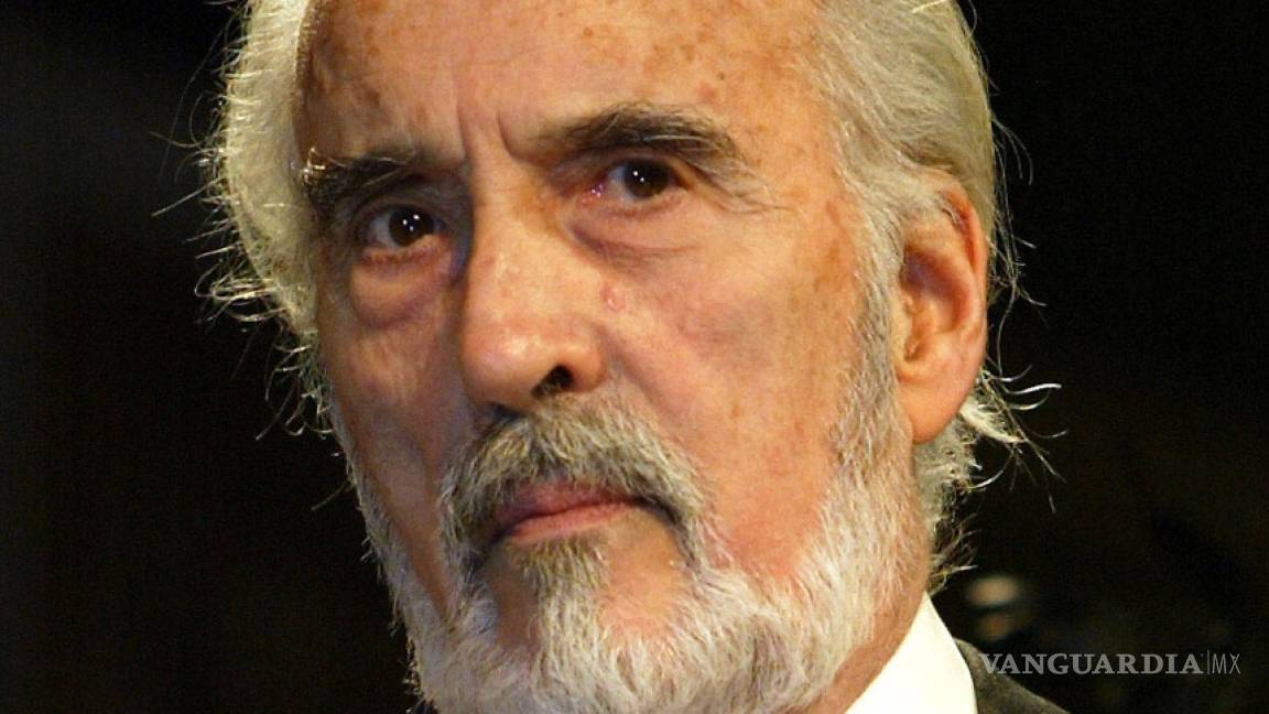 El meme sobre la increíble vida de Christopher Lee es cierto