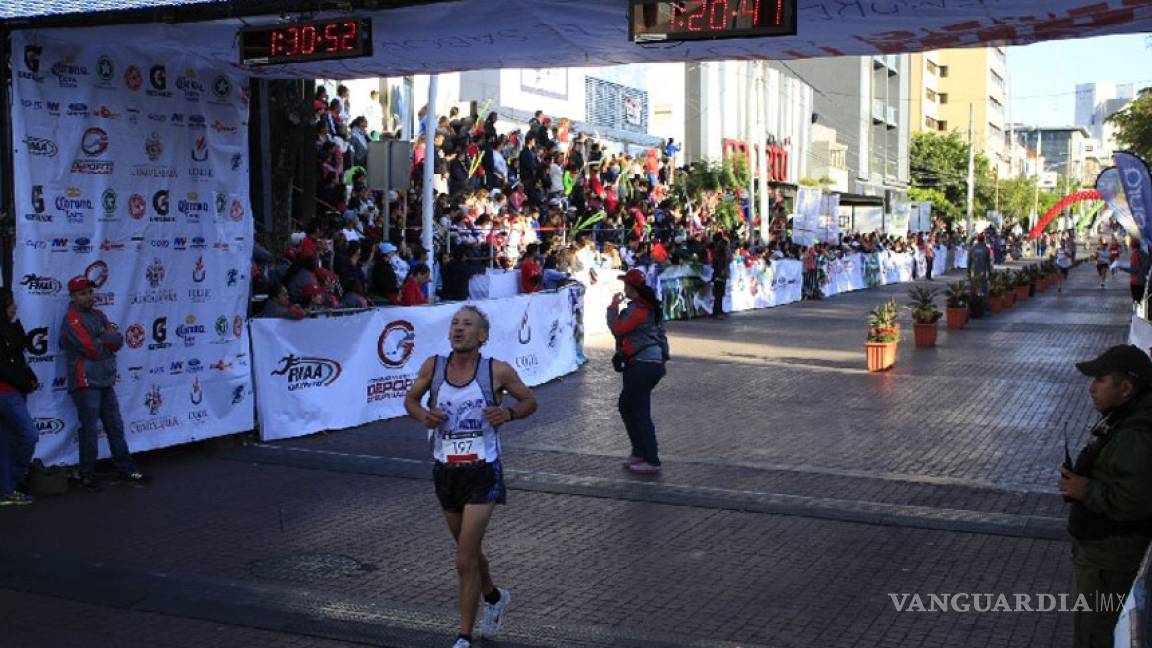 Valentín González brilla en Maratón de Culiacán