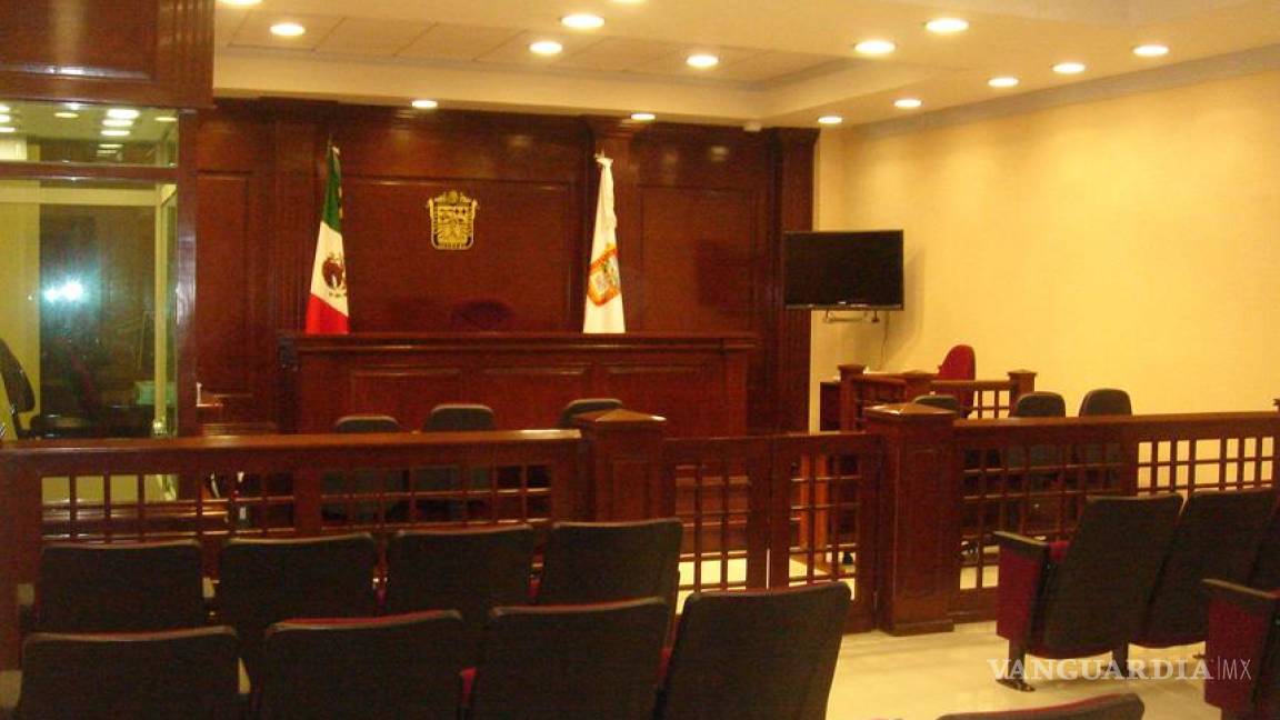 Juez sufre desmayo antes de audiencia, en Saltillo
