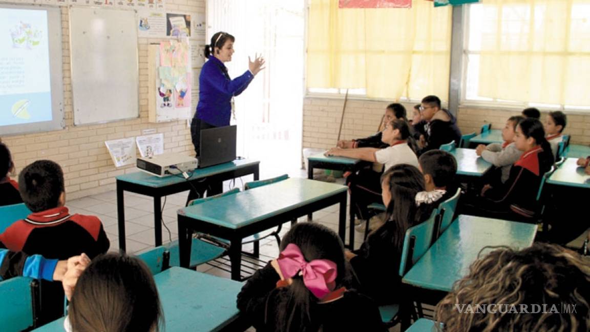 Sin sueldo, 98 asesores pedagógicos de Coahuila
