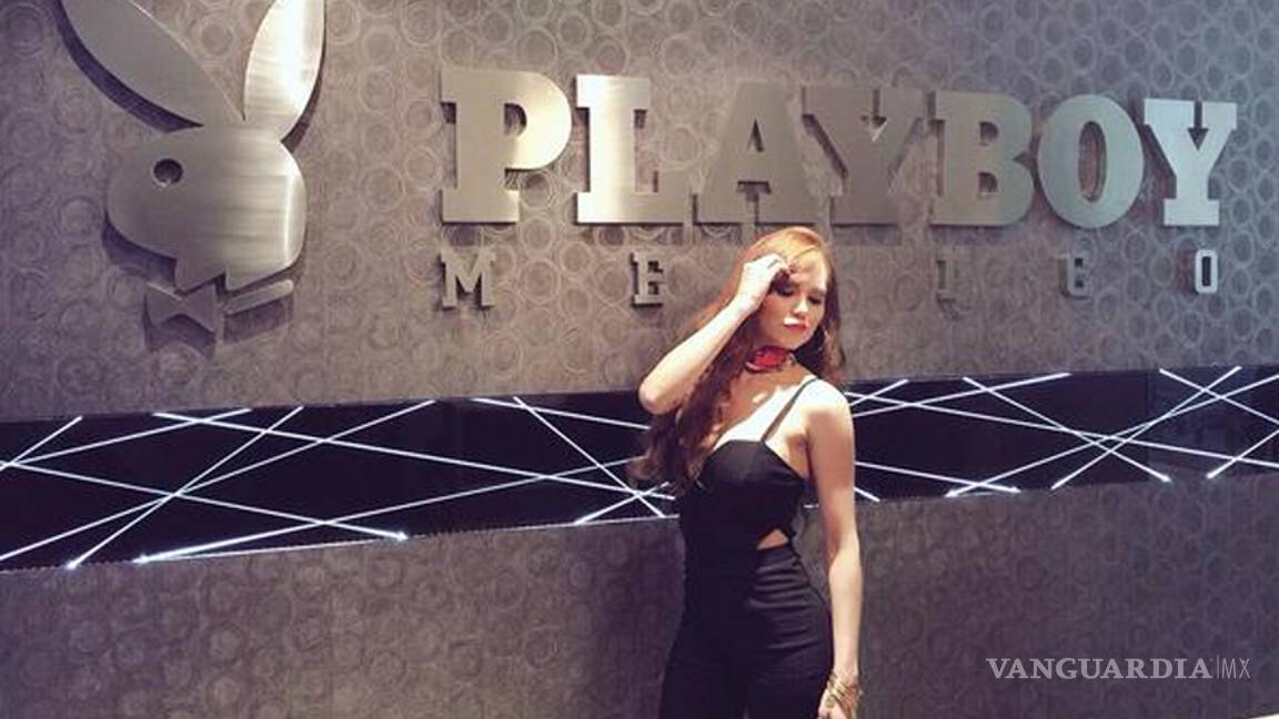 Vivian Cepeda firma contrato con Playboy