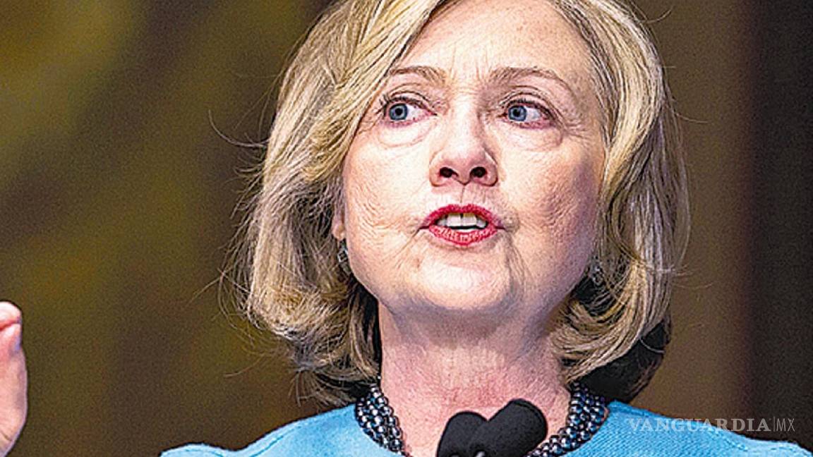 Clinton pide la publicación de sus e-mails en medio de controversia
