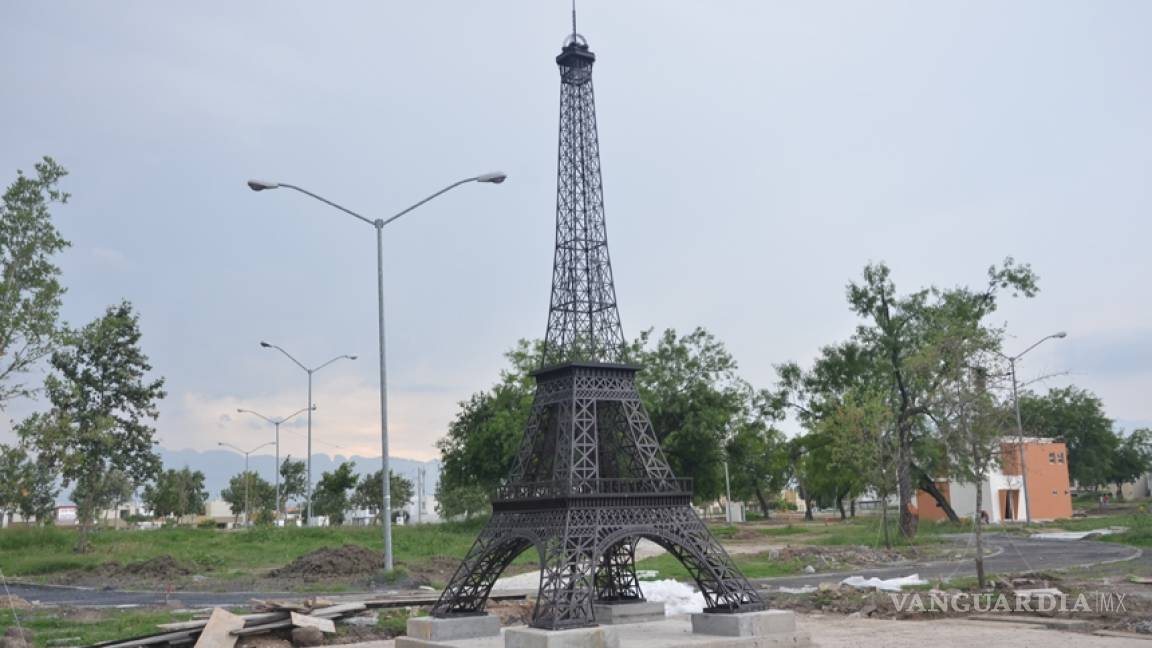 Tienen Torre Eiffel en Apodaca, Nuevo León