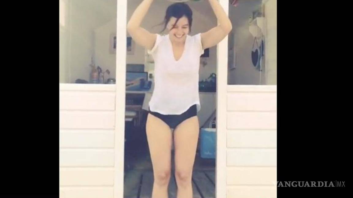 Sexy Modelo Calienta El Reto Del Ice Bucket Challenge Video 9810