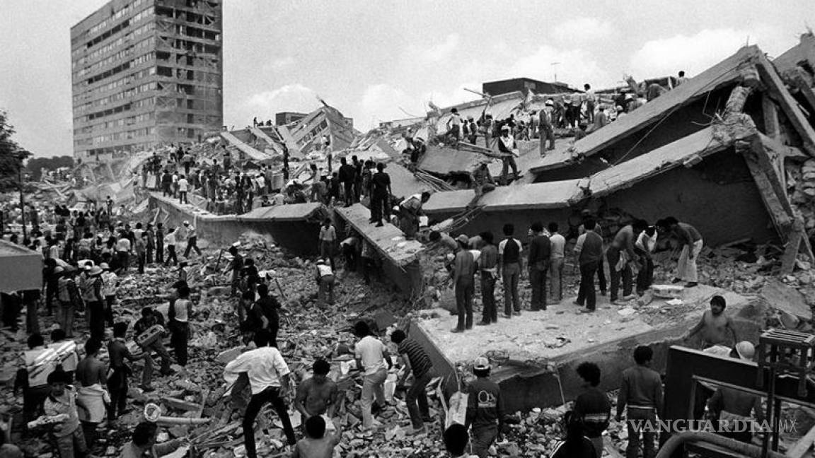 México recuerda la &quot;generación perdida&quot; de médicos en el terremoto de 1985