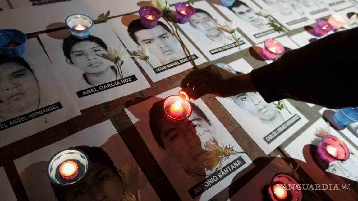 'A nuestros hijos los tienen los militares', acusan padres de los 43
