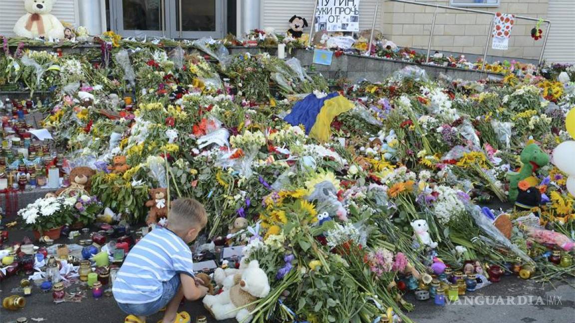 Recuperan 282 cadáveres de avión malasio siniestrado en Ucrania