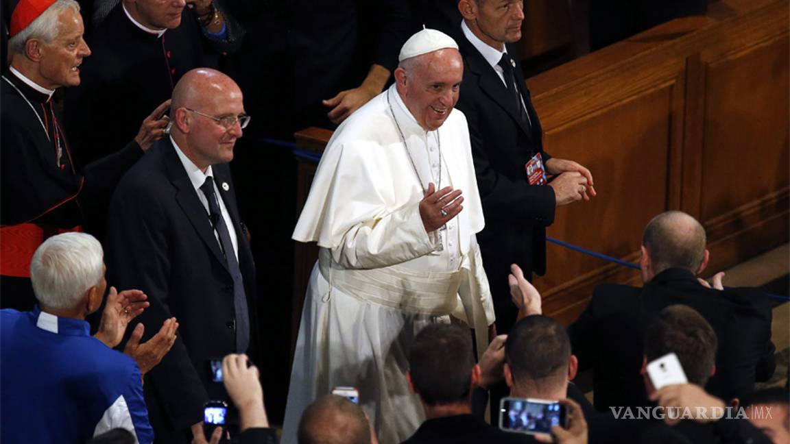 $!"Nosotros no les tememos a los extranjeros porque la mayoría fuimos extranjeros": Papa Francisco