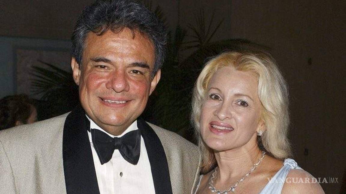 $!Sara Salazar, ¿padece de sus facultades mentales?; cuestionan su salud tras captarla con una bolsa de papel en la cabeza