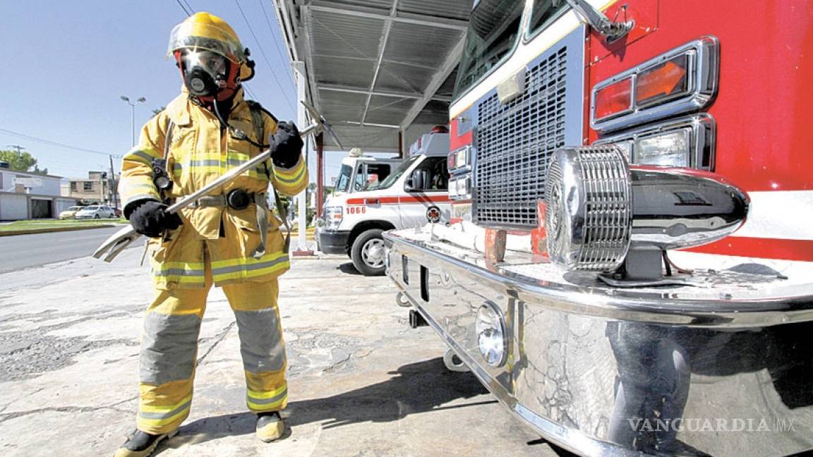 Regalan aumento de salario a bomberos de Ramos Arizpe