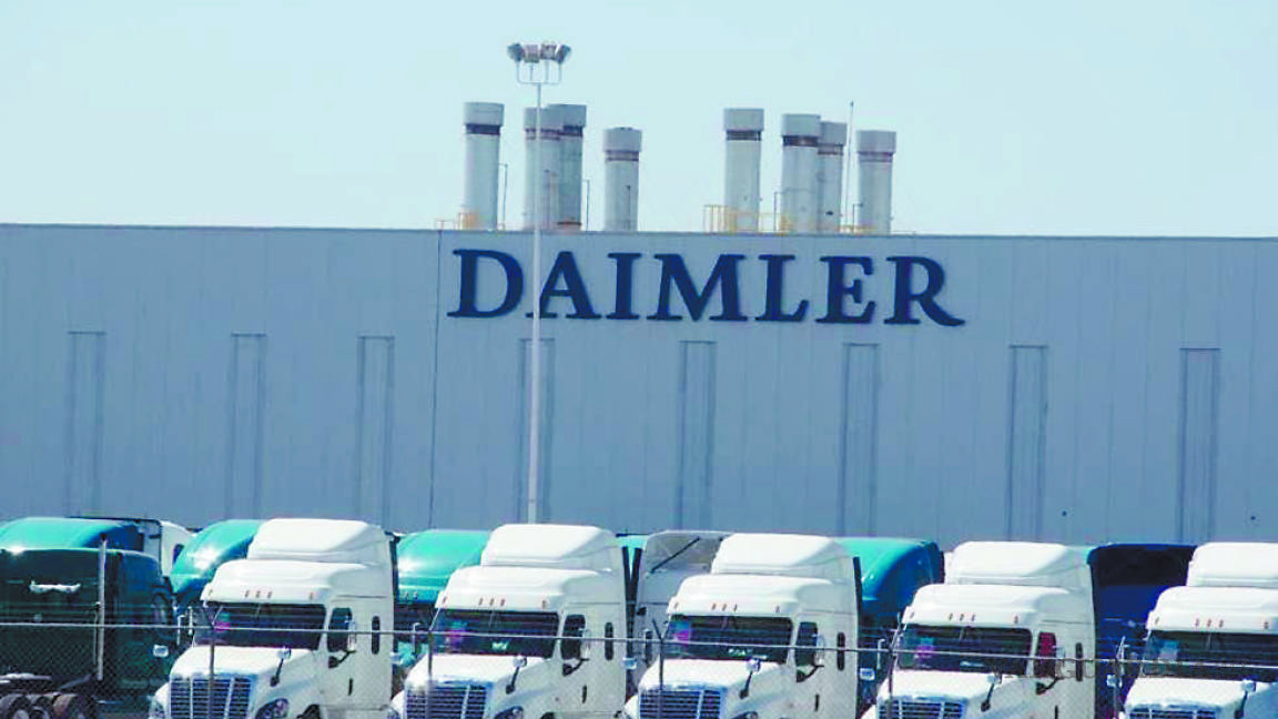 Reanuda Daimler producción a nivel nacional