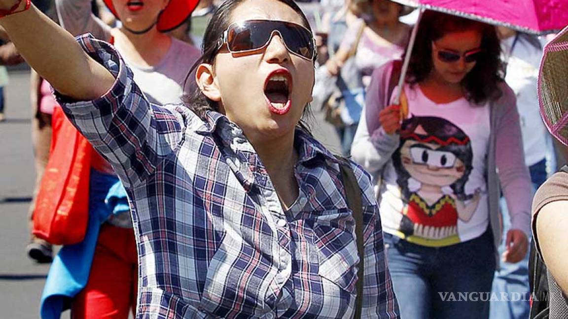 Se amparan más de 200 mil maestros contra la reforma educativa