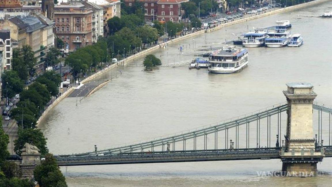 Evacúan a más 2 mil en Hungría por riesgo de inundación
