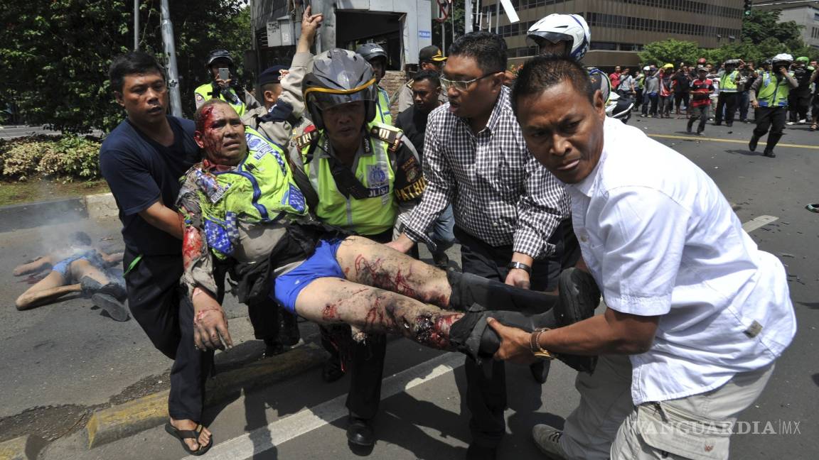 $!Explosión de bomba y tiroteo en Indonesia deja siete muertos; EI reivindica atentado