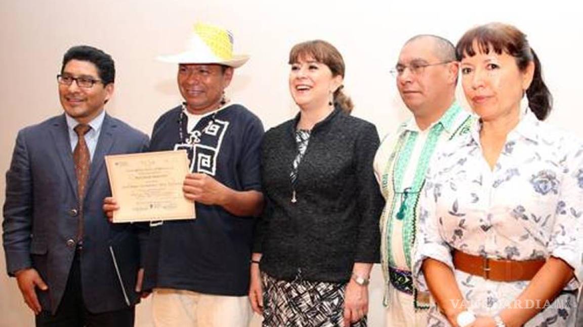 Dedican a Carlos Montemayor la entrega del Premio Continental Canto de América