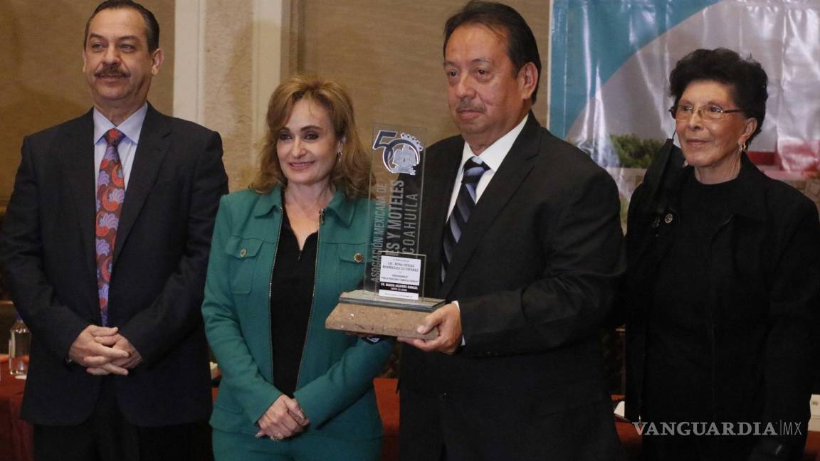 Entrega reconocimientos la Asociación de Hoteles y Moteles de Coahuila