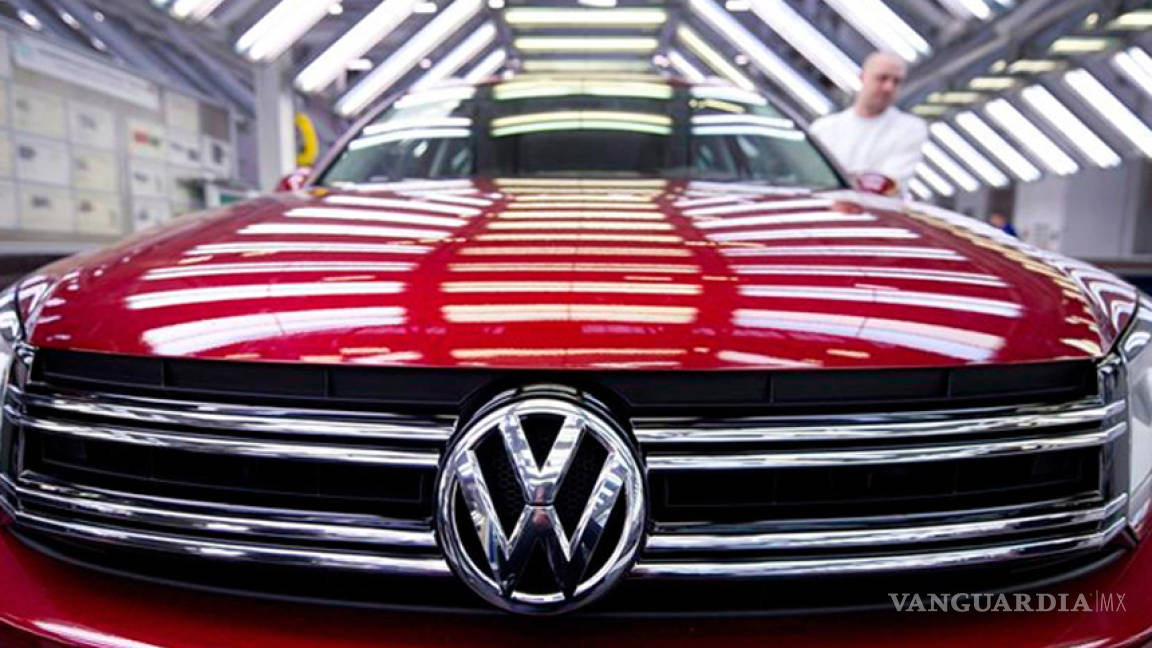 Empleados de VW aceptan haber instalado software fraudulento