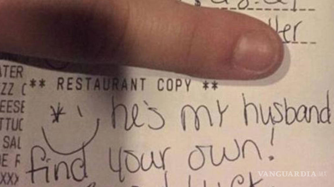 Esposa celosa le dejó esta nota a una mesera, así le respondió ella