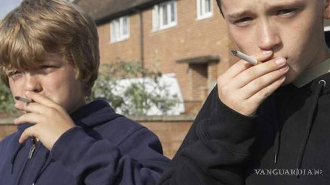 Encuentran a niños fumando mariguana en escuela de California