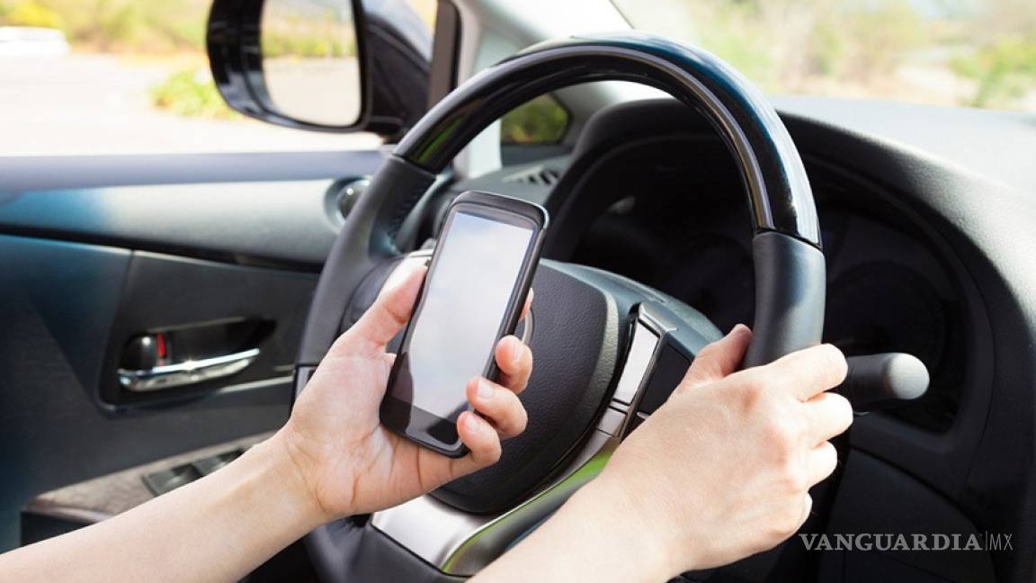 Uso de celulares por conductores, mayor causa de accidentes viales