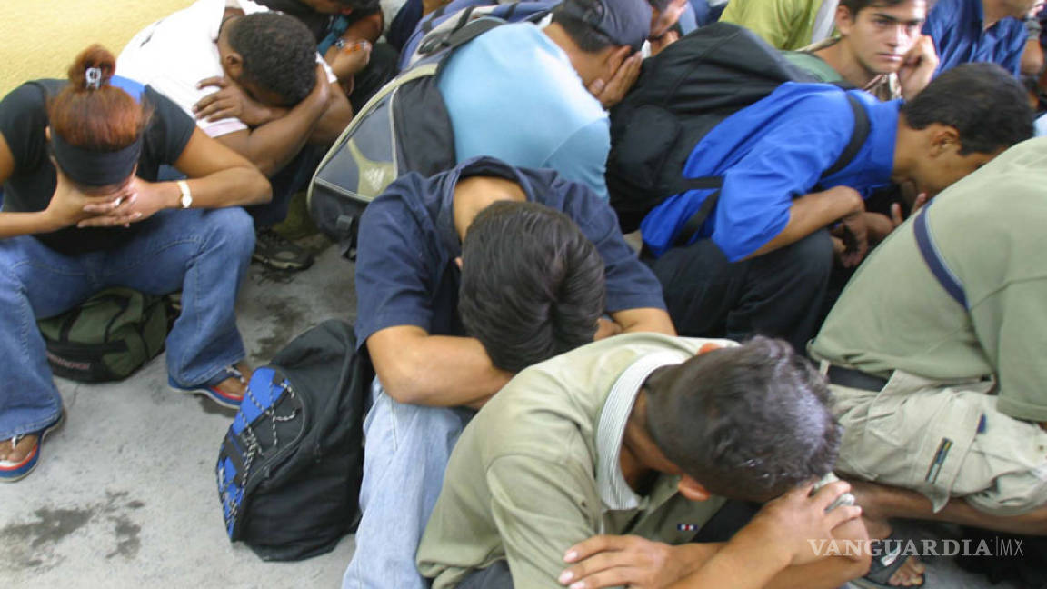 Rescatan a 45 migrantes en camión de carga en Tamaulipas