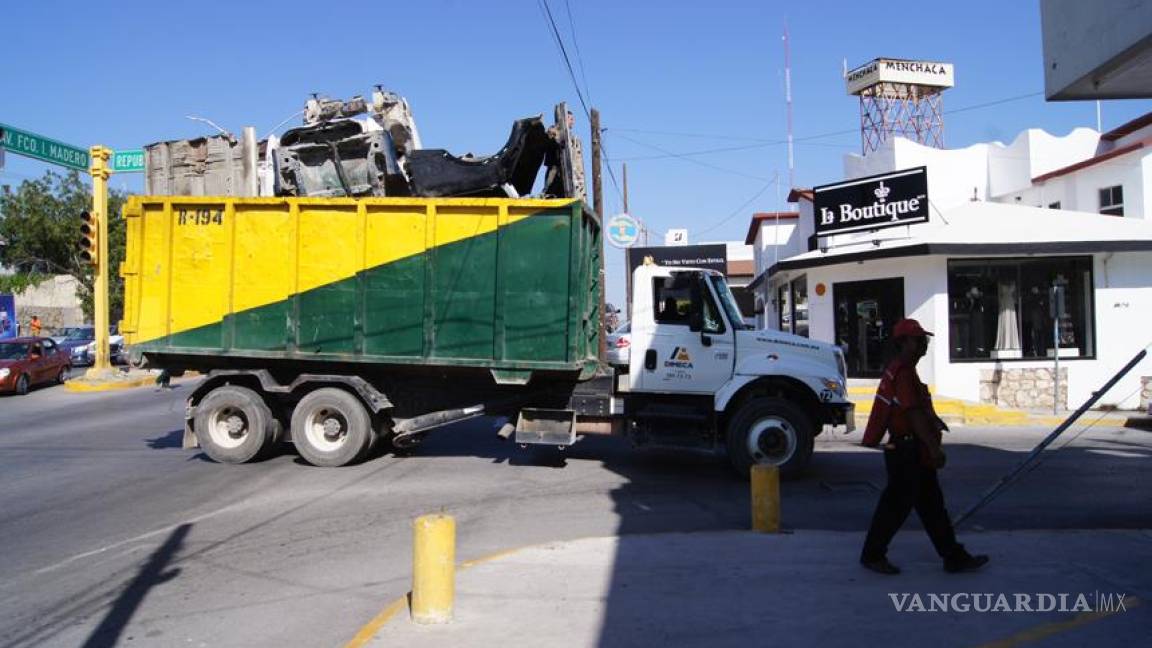 Camión se lleva cables y deja sin luz a colonia Guadalupe en Monclova