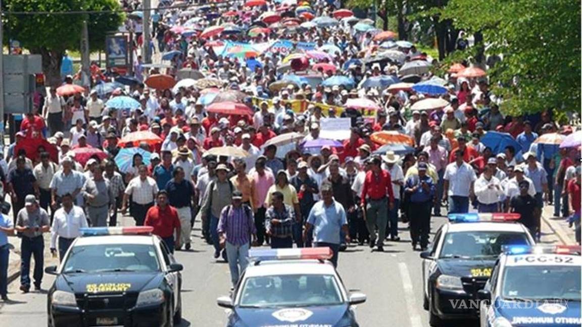 Maestros marchan contra reforma educativa en Chiapas