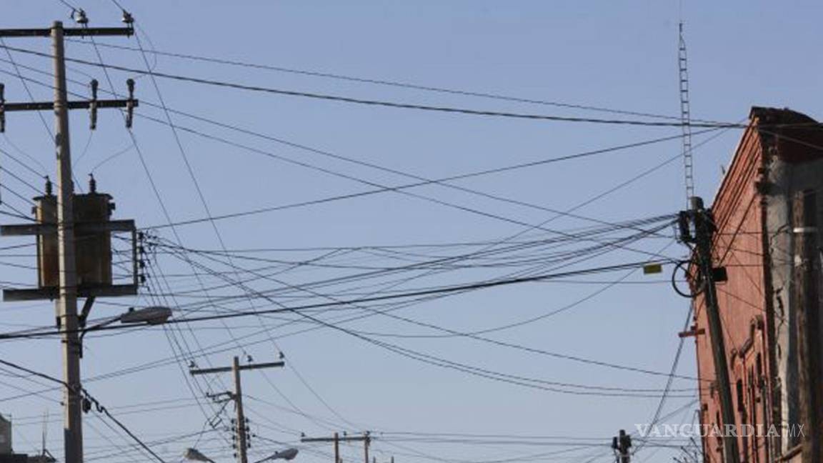 Cables afean el Centro Histórico de Saltillo