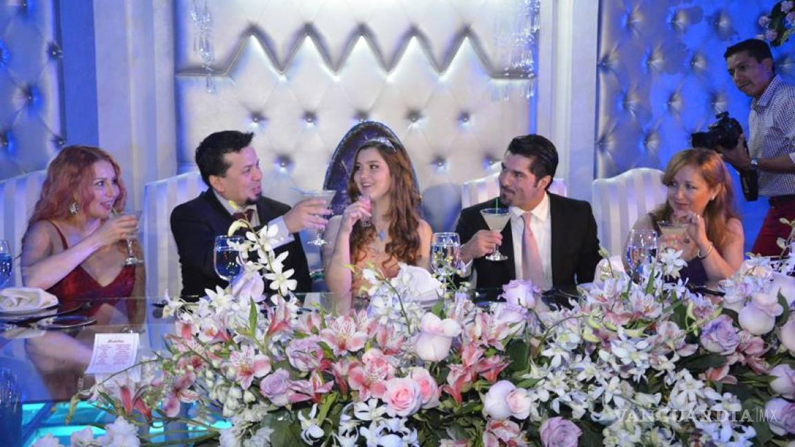 Alicia Villarreal y Arturo Carmona festejan los XV de su hija por segunda ocasión