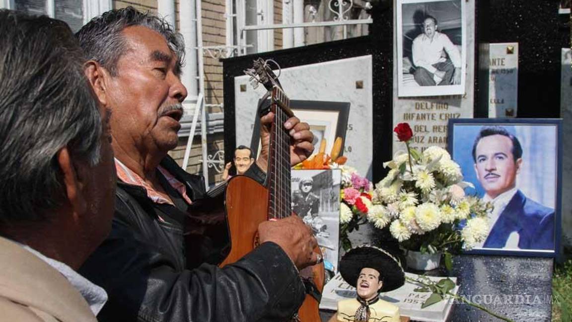 Miles recuerdan a Pedro Infante a 58 años de su muerte