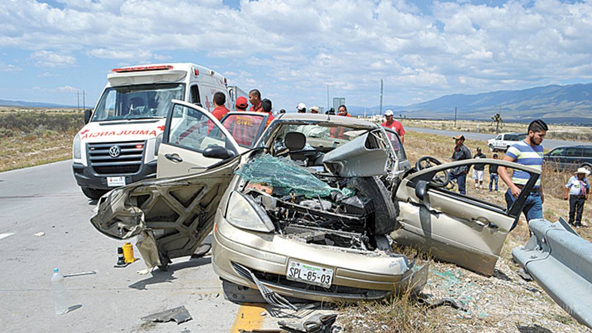 $!Menor y policía de Saltillo lesionados en choque