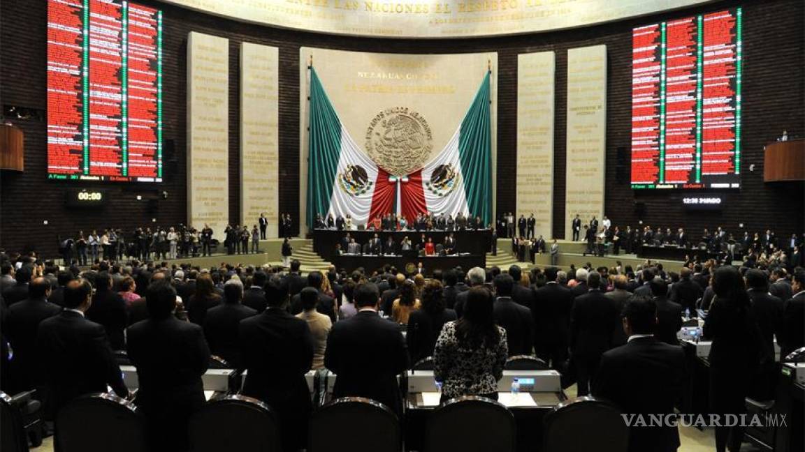 Diputados reciben minuta para crear comisión 'anticorrupción'