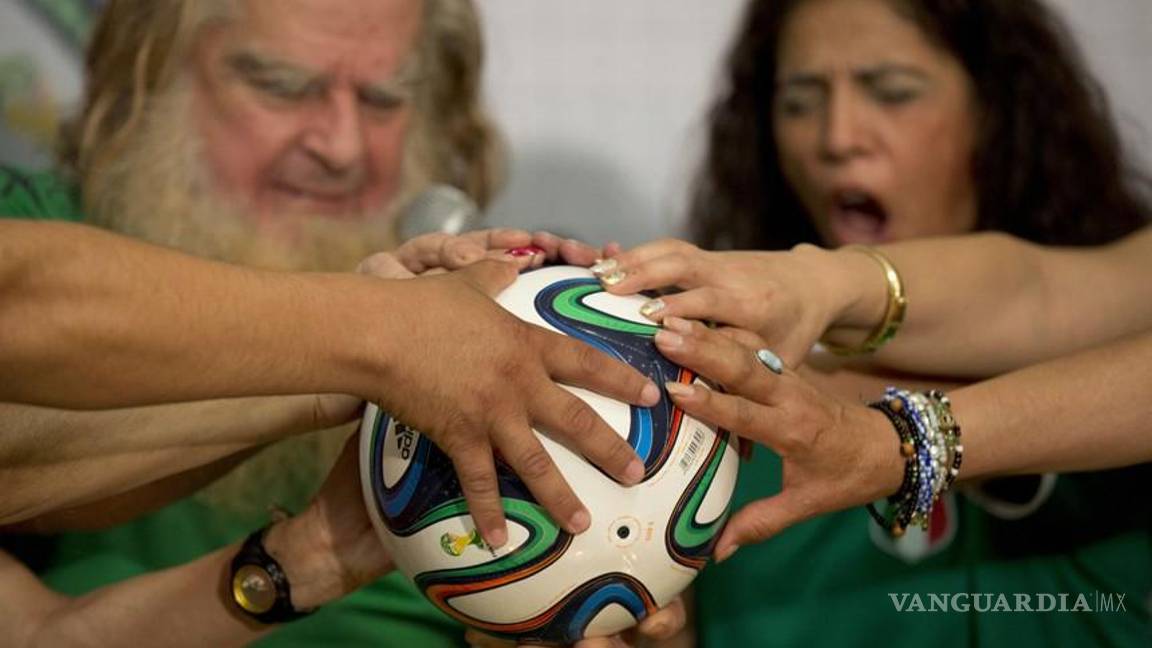 Brujo mayor hace ritual a favor de la Selección Mexicana