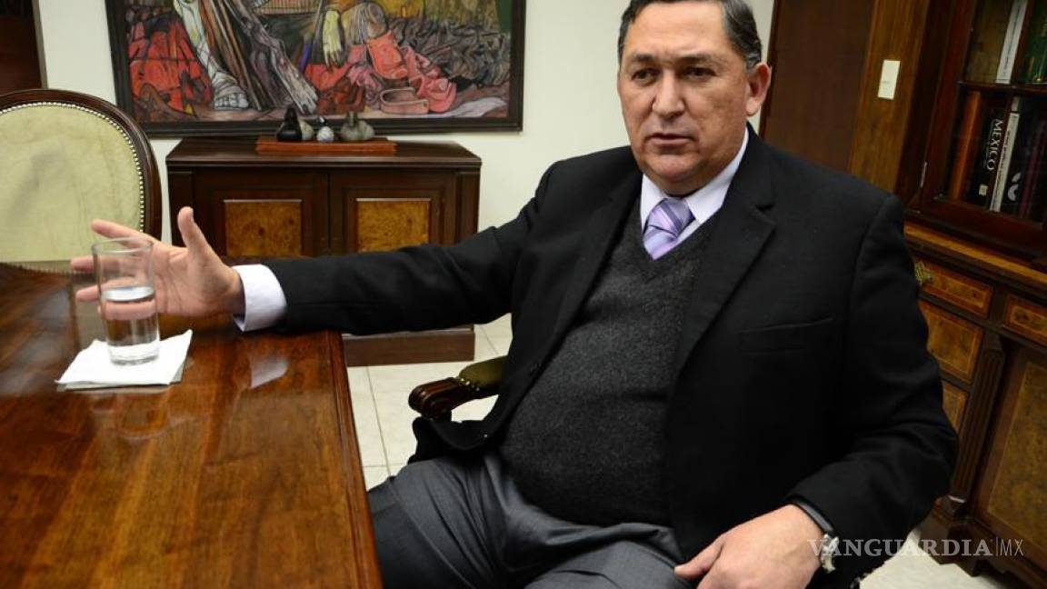 Consideran bajar sueldos de altos funcionarios en Saltillo: Isidro López