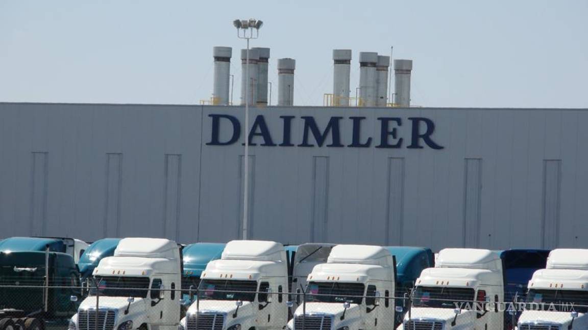 Renueva Daimler contratos con proveedores regionales y para un par de años más
