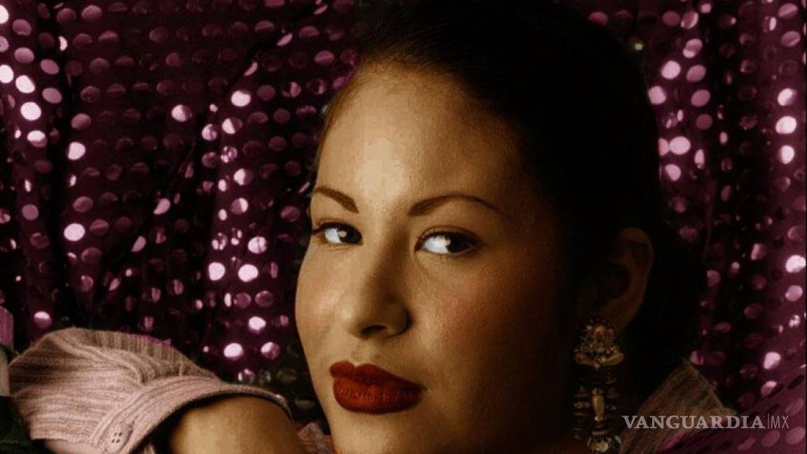 Fanáticos recuerdan a Selena Quintanilla a 43 años de su natalicio