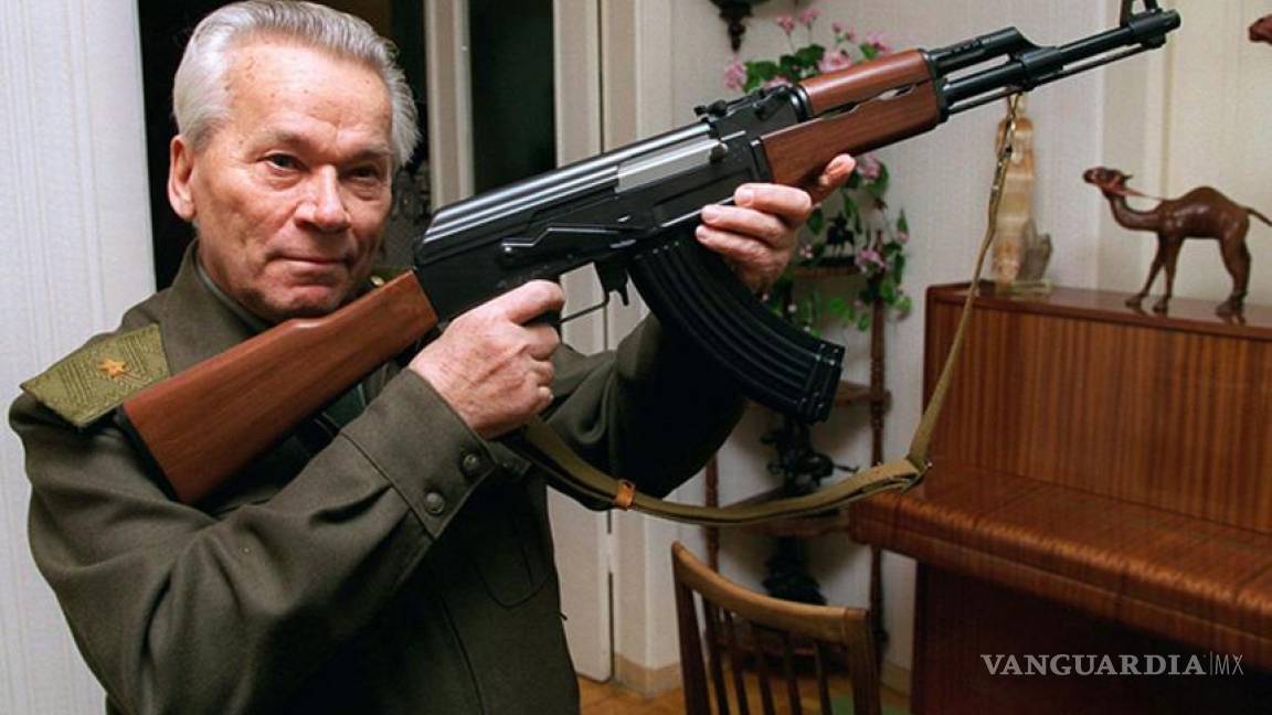 Fallece Mijaíl Kalashnikov, el padre del AK-47