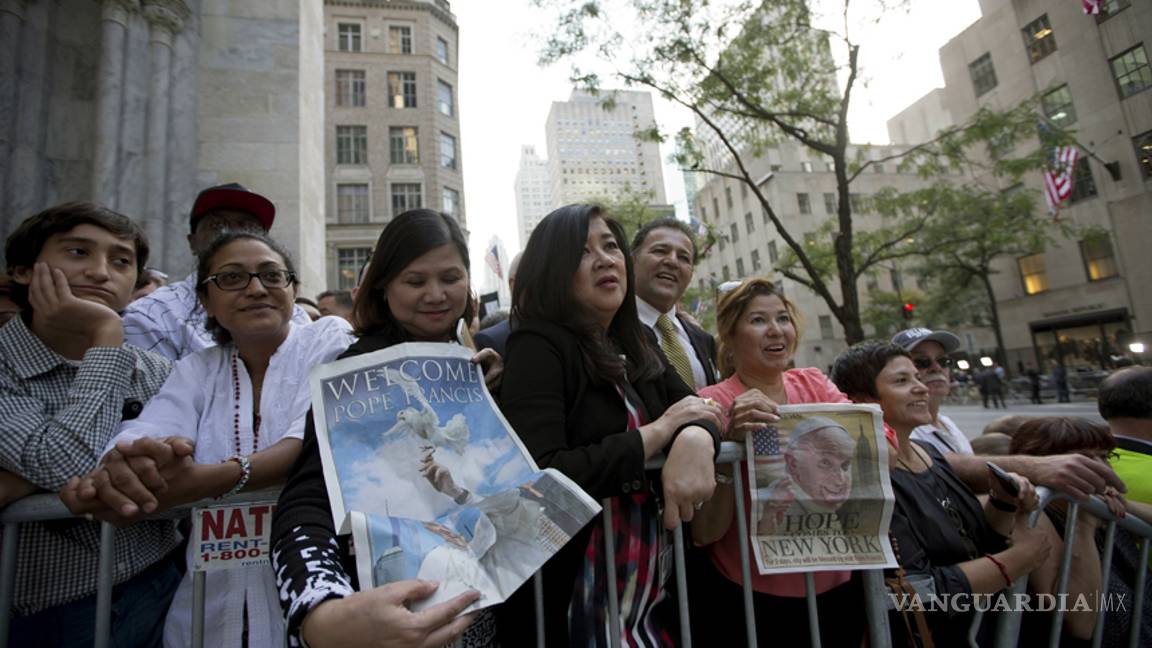 $!¿Alejandro Fernández? No hay pop star como el papa Francisco