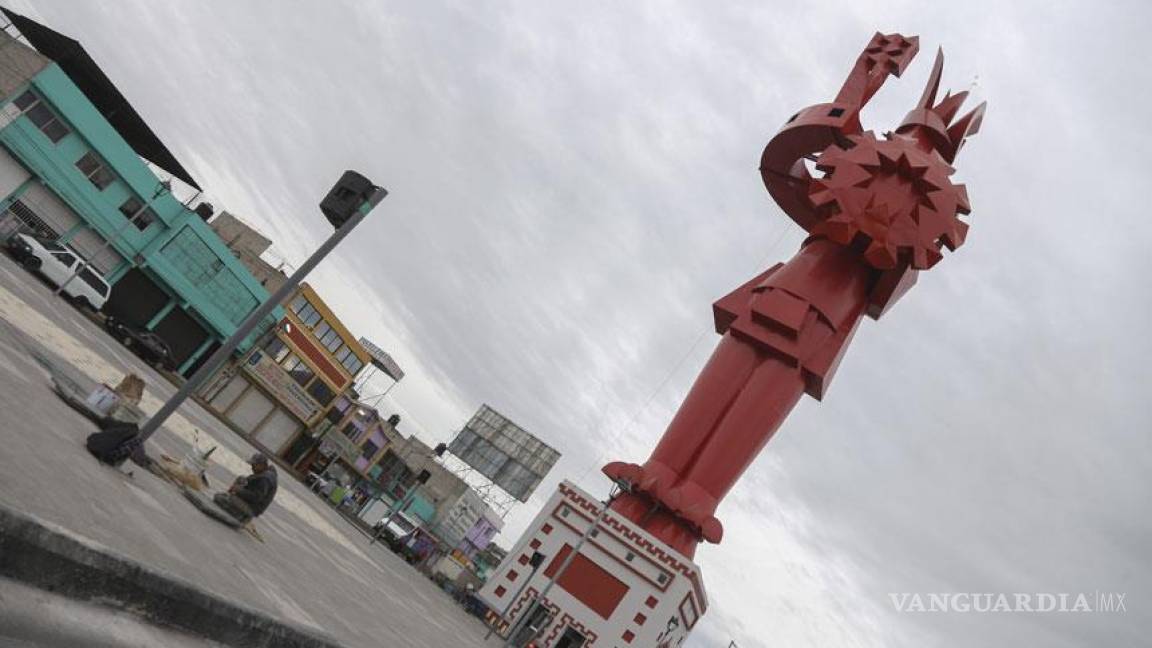 Colocan elevador en escultura del Guerrero Chimalli