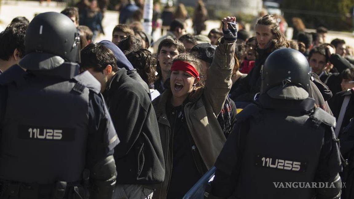 Estudiantes protestan en España contra reforma educativa