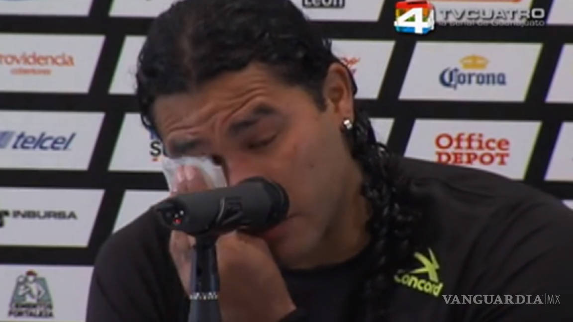 No fue mi decisión ir a Chivas: Gullit Peña se despide entre lágrimas