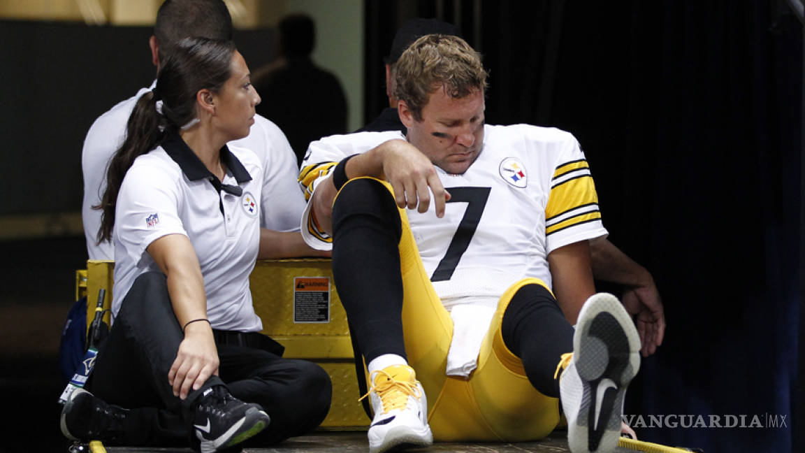 Steelers ganan a Rams pero Roethlisberger sale lesionado