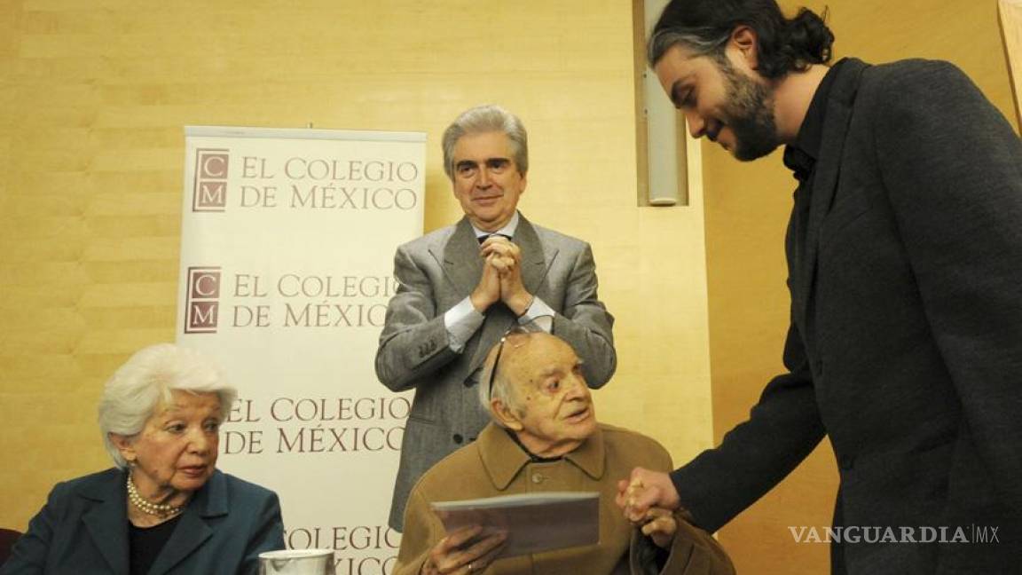 Ricardo Cázares recibe Premio de Poesía 'Joaquín Xirau'