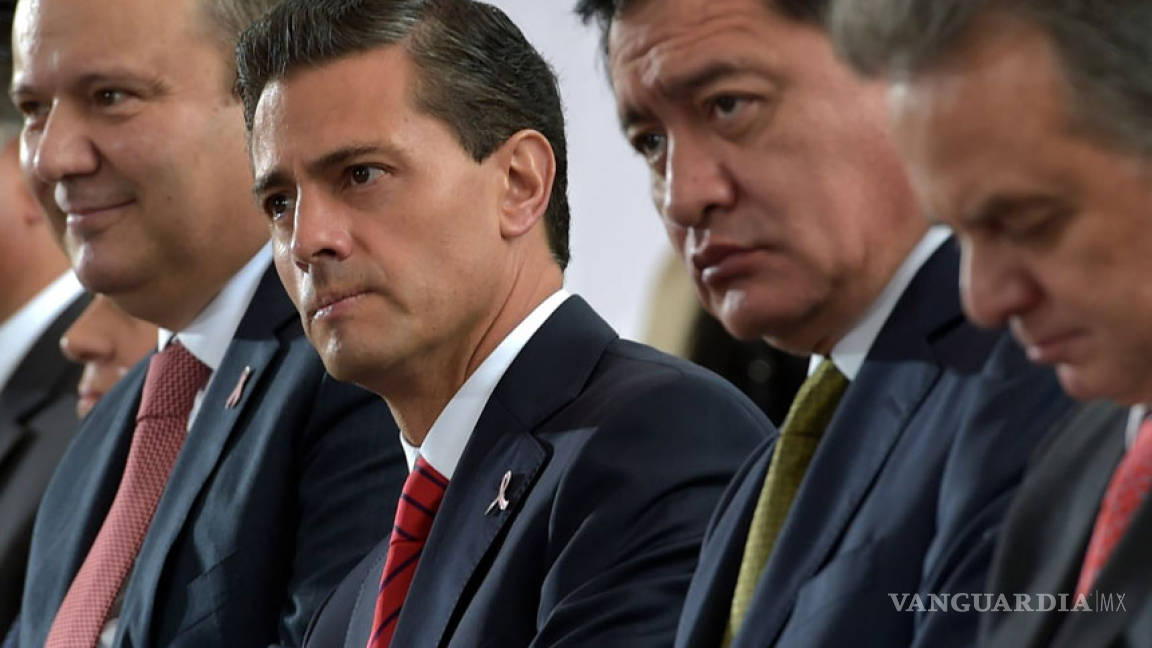 Se desploma aprobación de Peña Nieto; sólo 32% avala su gestión
